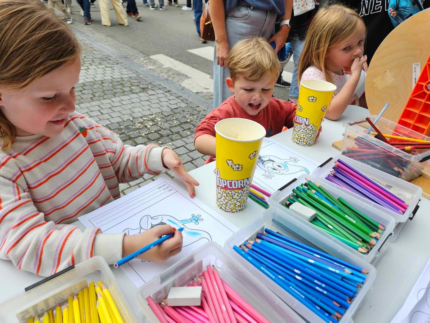 Creatieve activiteit op een Yokolé-evenement